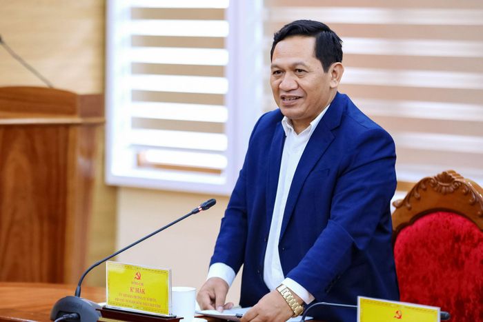 Ủy viên Ban Thường vụ Tỉnh ủy, Phó Chủ tịch HĐND tỉnh Lâm Đồng K’Mák đề nghị cả hệ thống chính trị tuyên truyền mạnh mẽ về các giải pháp phòng, chống đuối nước, giảm thiểu thiệt hại do sạt lở
