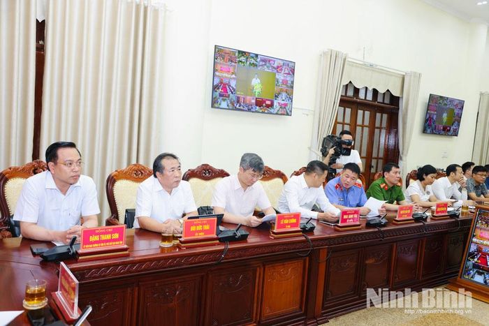 Các đại biểu dự hội nghị tại điểm cầu tỉnh Ninh Bình.