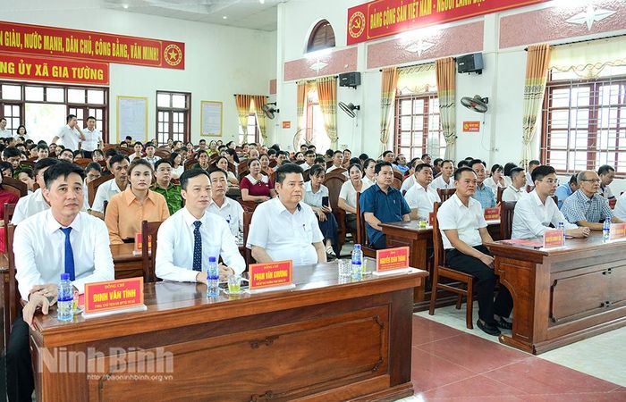 Các đại biểu dự lễ phát động.