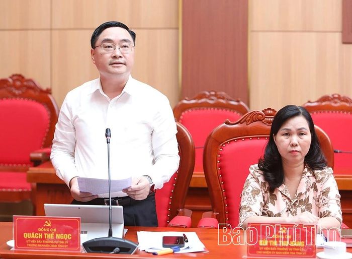 Đồng chí Quách Thế Ngọc - Ủy viên Ban Thường vụ Tỉnh ủy, Trưởng Ban Nội chính Tỉnh ủy phát biểu tham luận tại hội nghị.