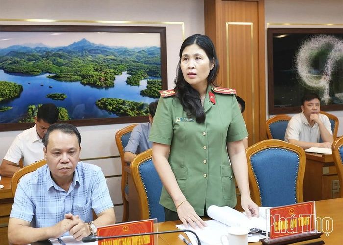 Đại diện lãnh đạo các sở, ngành, địa phương phát biểu thảo luận.