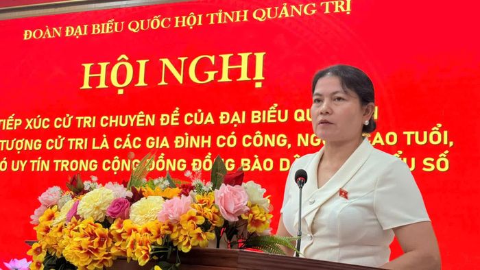 Đồng chí Ly Kiều Vân, Trưởng ban Nội chính Tỉnh ủy phát triểu tại buổi tiếp xúc - Ảnh: Hoàng Hùng