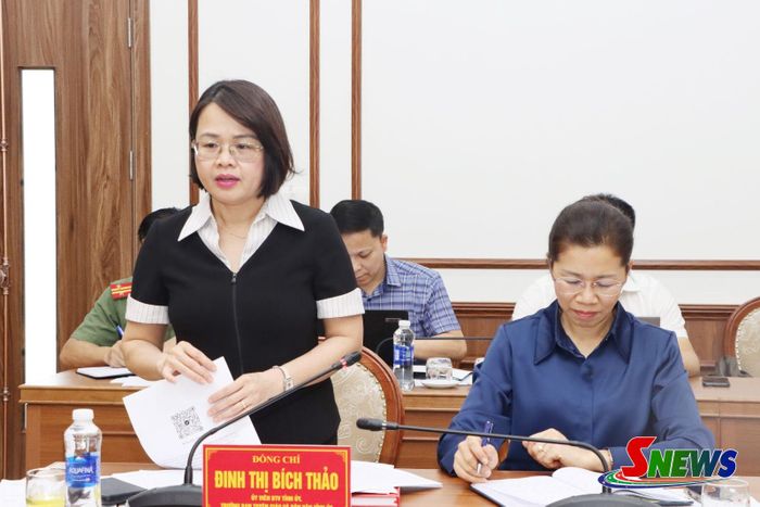 Đồng chí Trưởng ban Tuyên giáo và Dân vận Tỉnh ủy phát biểu tại Hội nghị.