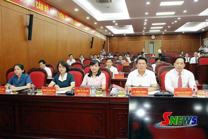 Các đại biểu dự hội nghị.