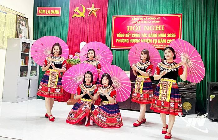 Các câu lạc bộ văn hóa tại cơ sở thường xuyên tổ chức biểu diễn, giao lưu, góp phần làm phong phú đời sống tinh thần và tăng cường sự gắn kết trong cộng đồng.