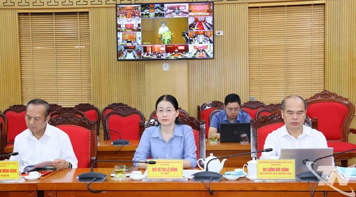 Các đại biểu dự Hội nghị trực tuyến.