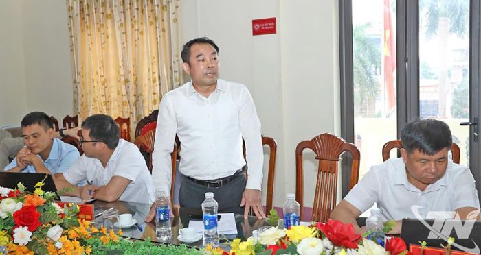 Đại biểu phát biểu tại cuộc họp.