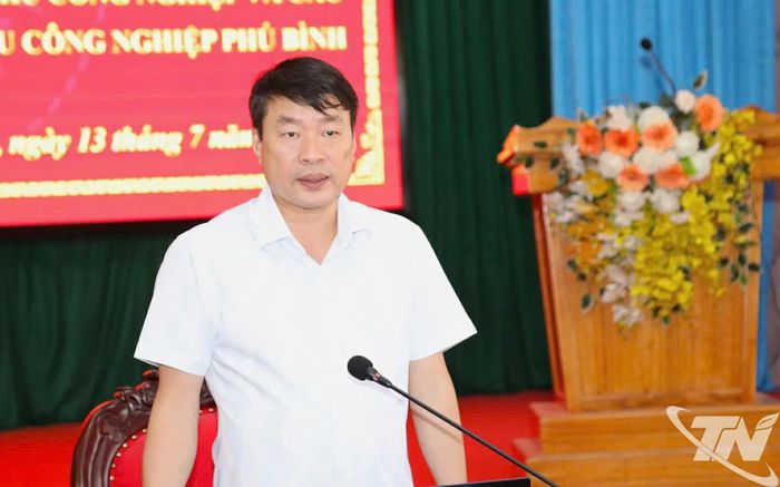 Đồng chí Phó Chủ tịch UBND tỉnh Trần Văn Hậu phát biểu kết luận cuộc họp.
