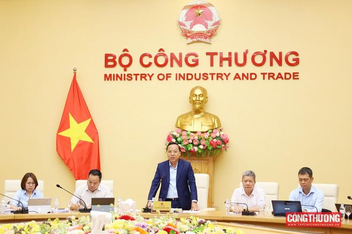 Thứ trưởng Nguyễn Hoàng Long nhấn mạnh, việc thực hiện Nghị quyết phải được tiến hành đồng bộ tại các tỉnh ủy, thành ủy, đảng ủy trực thuộc Trung ương, các bộ, ngành và các địa phương.