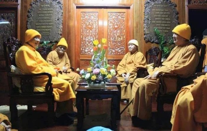 Thiền sư Thích Thanh Từ cùng các vị đệ tử thế hệ đầu tiên, góp phần phục hồi dòng thiền Trúc Lâm: Trưởng lão Hòa thượng Thích Đắc Pháp, Trưởng lão Hòa thượng Thích Đắc Giác (Thích Nhật Quang), Trưởng lão Hòa thượng Thích Đắc Huyền (Thích Phước Tú)