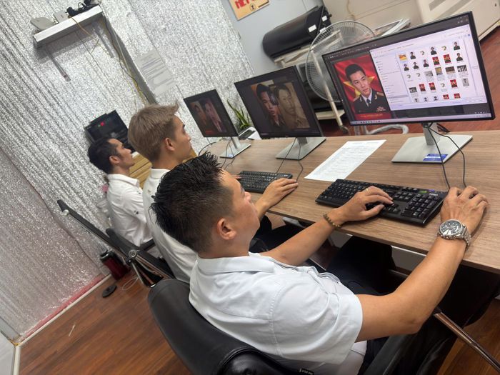 Bộ Tư lệnh TP.HCM và Công an TP.HCM triển khai chương trình phục dựng, số hóa ảnh liệt sĩ miễn phí.