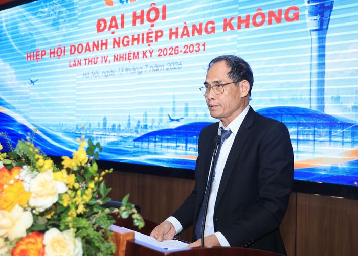 Ông Bùi Doãn Nề, Phó Chủ tịch, Tổng Thư ký VABA trình bày báo cáo tổng kết công tác nhiệm kỳ 2020-2025.