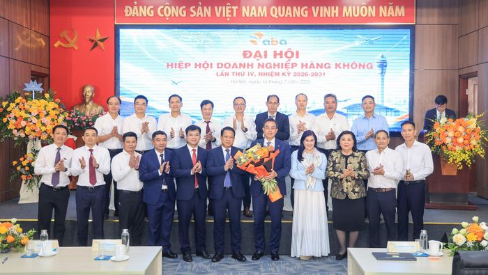 Ban chấp hành Hiệp hội Doanh nghiệp Hàng không Việt Nam nhiệm kỳ 2026-2031 ra mắt Đại hội.