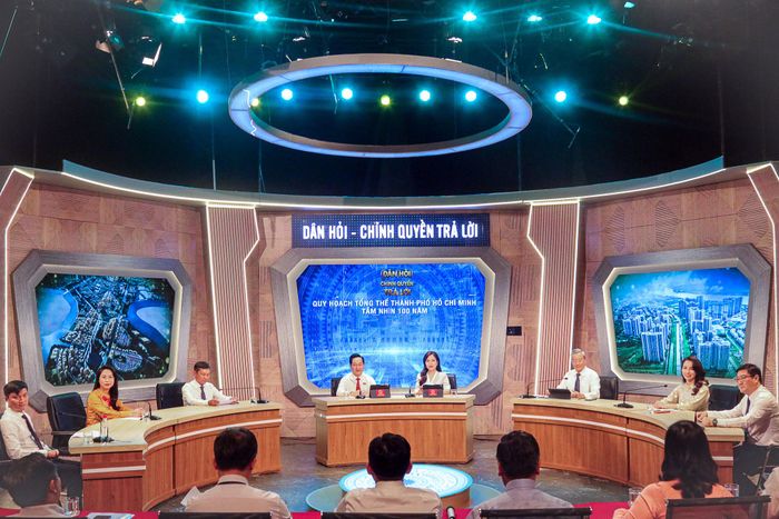 Toàn cảnh Chương trình Dân hỏi - Chính quyền trả lời do Thường trực HĐND thành phố Hồ Chí Minh tổ chức sáng 12/7