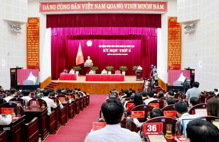 Toàn cảnh kỳ họp.
