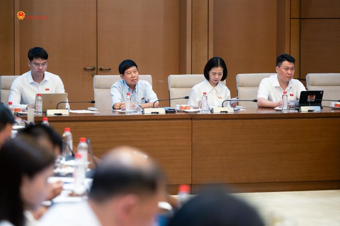 Các đại biểu tham dự phiên họp