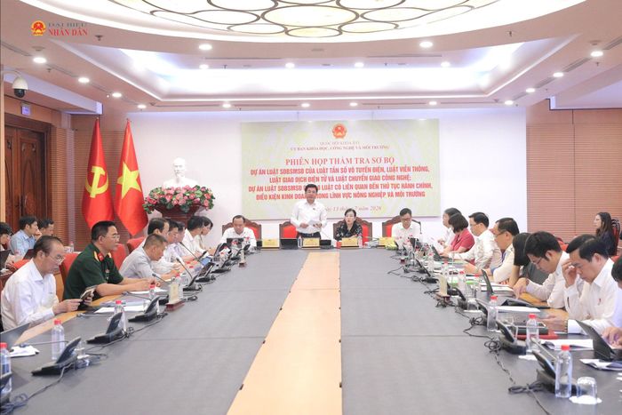 Toàn cảnh phiên họp