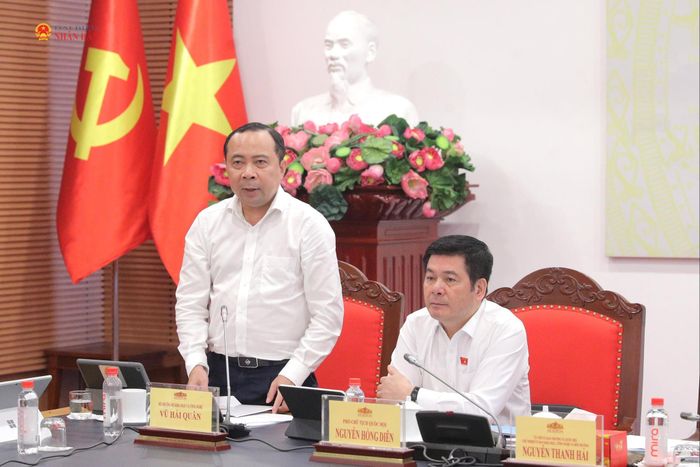 Bộ trưởng Bộ Khoa học và Công nghệ Vũ Hải Quân phát biểu tại phiên họp