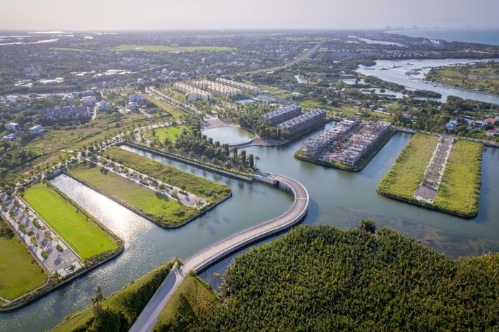 Casamia Balanca bảo tồn nguyên vẹn 3,6 ha rừng dừa nước, gìn giữ hệ sinh thái bản địa.