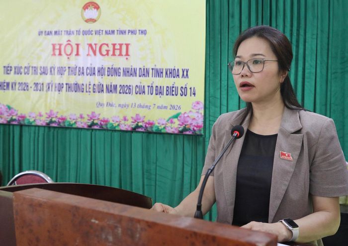 Phó Bí thư Tỉnh ủy, Chủ tịch Ủy ban MTTQ Việt Nam tỉnh Phú Thọ Bùi Thị Minh phát biểu tại buổi tiếp xúc. Ảnh: Hồng Duyên