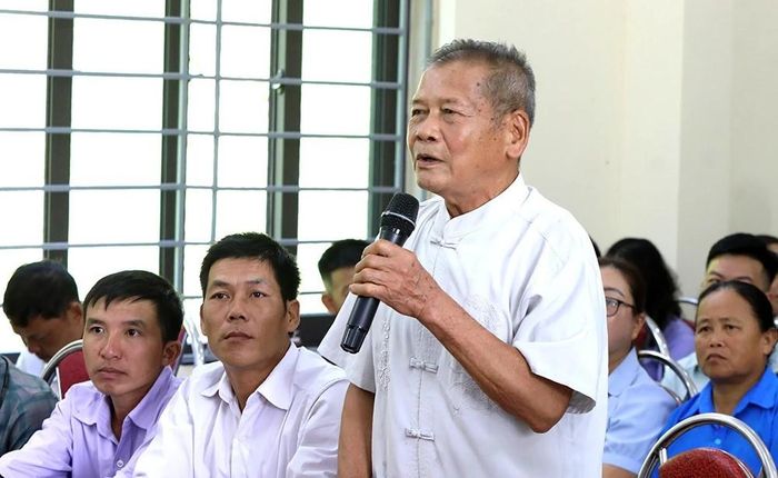 Cử tri phát biểu ý kiến. Ảnh: Hồng Duyên