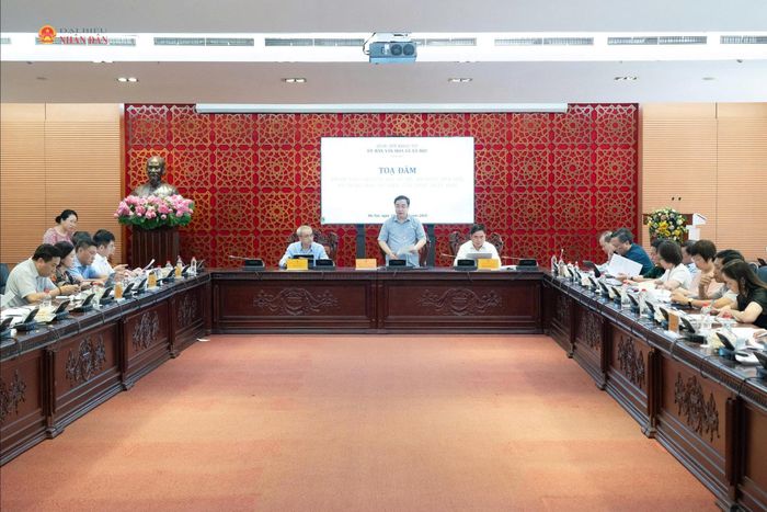 Tọa đàm thu hút sự tham gia của nhiều đại diện lãnh đạo các nhà xuất bản; doanh nghiệp hoạt động trong lĩnh vực xuất bản, in và phát hành; cơ sở đào tạo...