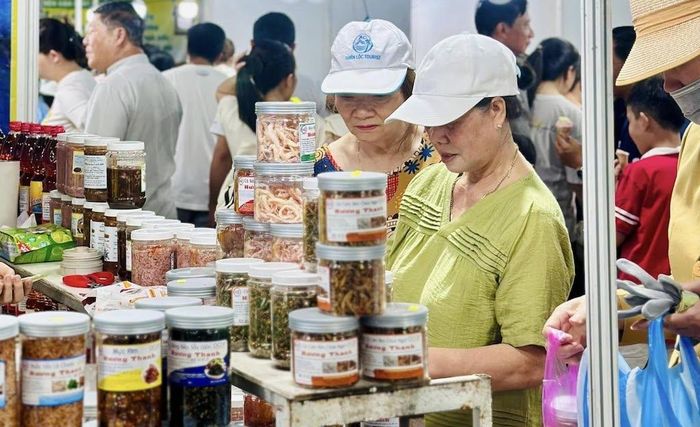 Từ chính sách hỗ trợ sở hữu trí tuệ, đặc sản biển Quy Nhơn Đông được xây dựng nhãn hiệu, truy xuất nguồn gốc, giúp người mua dễ nhận diện và nâng sức cạnh tranh cho HTX.