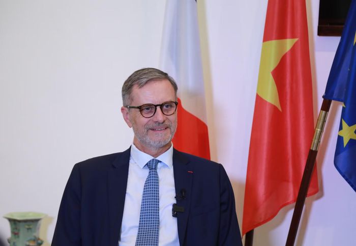 Đại sứ Oliver Brochet. Ảnh: Nguyễn Bình.