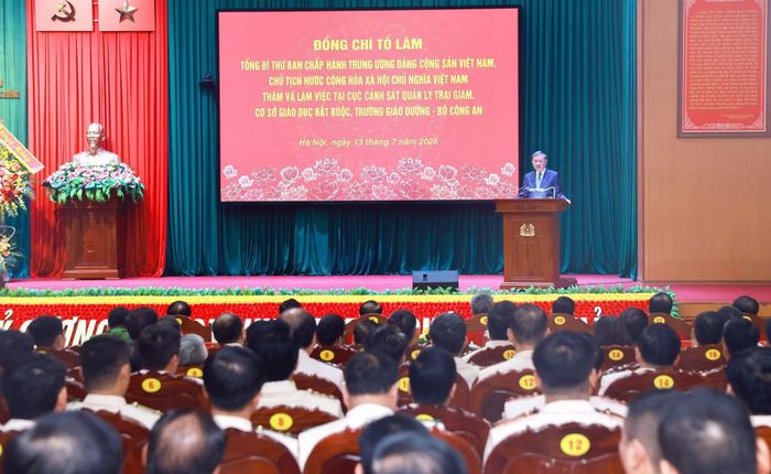 Các đại biểu lắng nghe Tổng Bí thư, Chủ tịch nước phát biểu.