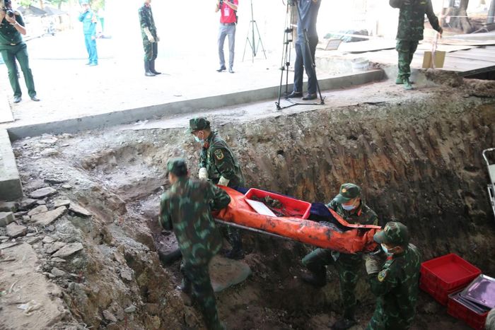 Trong ngày 13/7, lực lượng chức năng đã phát hiện, quy tập thêm 20 hài cốt liệt sĩ tại Công viên Lê Thị Riêng.