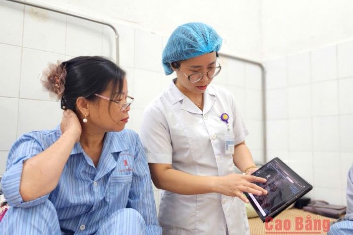 Việc công khai thông tin điều trị ngay trên hệ thống giúp người bệnh nắm rõ tình trạng sức khỏe của mình.