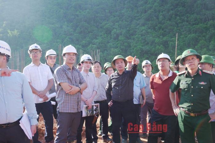 Chủ tịch UBND tỉnh Lê Hải Hòa kiểm tra tiến độ dự án Trường nội trú liên cấp tại xã Trường Hà.