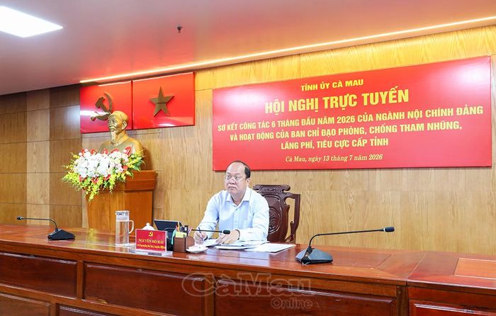 Bí thư Tỉnh ủy Nguyễn Hồ Hải chủ trì hội nghị tại điểm cầu Cà Mau.