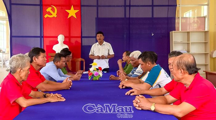 Buổi sinh hoạt định kỳ của các tổ tự quản dòng tộc ấp Vĩnh Lộc.