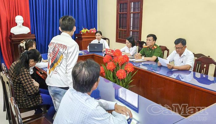  N.T.K trình bày ý kiến tại phiên họp.