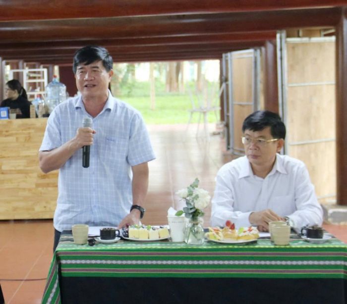  Ông Nguyễn Thiên Văn Phó Chủ tịch UBND tỉnh phát biểu tại Chương trình "Cà phê doanh nhân". 
