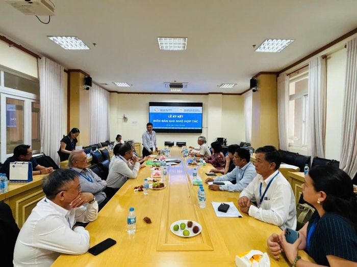 Lễ ký kết Biên bản ghi nhớ hợp tác giữa Viện Bảo vệ thực vật và Hiệp hội Sầu riêng tỉnh Đắk Lắk về nghiên cứu, chuyển giao công nghệ và phát triển bền vững ngành sầu riêng, diễn ra ngày 11/7/2026 tại Trường Đại học Tây Nguyên.
