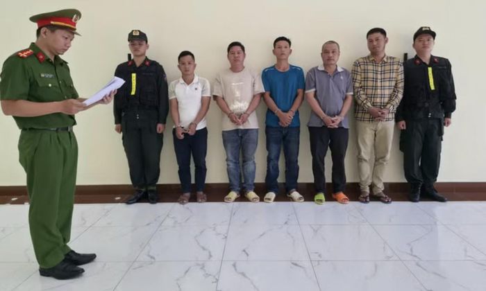 Các bị can bị khởi tố, bắt tạm giam trong vụ đổ trái phép gần 800 tấn chất thải xây dựng tại TP.HCM. Ảnh: Công an TP.HCM.