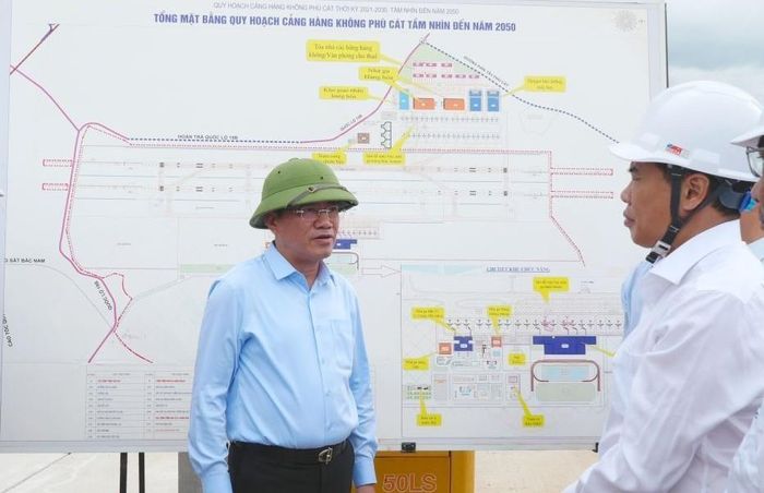 Chủ tịch UBND tỉnh Gia Lai Phạm Anh Tuấn kiểm tra tiến độ Dự án đường cất hạ cánh số 2 và các công trình đồng bộ tại khu bay Cảng hàng không Phù Cát.
