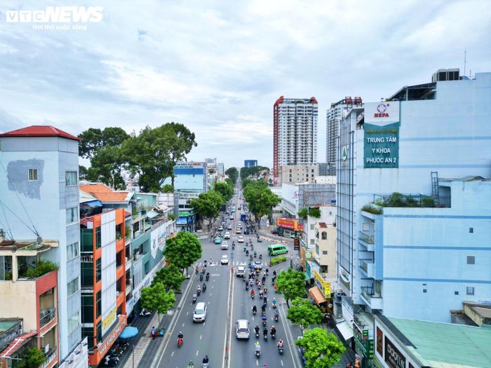 Trong đó, cầu vượt tại nút giao Lê Đại Hành dài khoảng 480 m, rộng 9 m, tổng mức đầu tư sơ bộ gần 200 tỷ đồng. Cầu vượt tại nút giao Lý Thường Kiệt dài khoảng 320 m, rộng 9 m, tổng mức đầu tư khoảng 187 tỷ đồng.