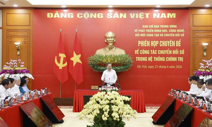 Tổng Bí thư, Chủ tịch nước Tô Lâm, Trưởng Ban Chỉ đạo Trung ương về phát triển khoa học, công nghệ, đổi mới sáng tạo và chuyển đổi số chủ trì phiên họp chuyên đề về chuyển đổi số trong hệ thống chính trị. (Ảnh: TTXVN)