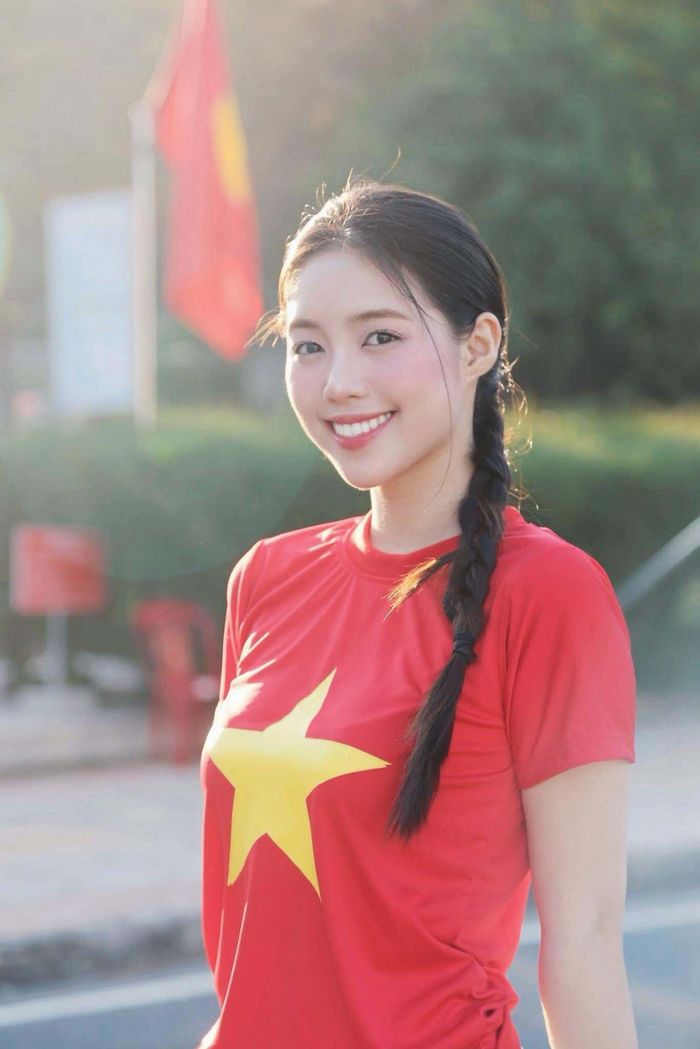 Cô là trợ giảng tại khoa Âm nhạc, Đại học Văn hóa Nghệ thuật Quân đội, hiện theo học chuyên ngành piano tại Học viện Âm nhạc quốc gia Việt Nam.