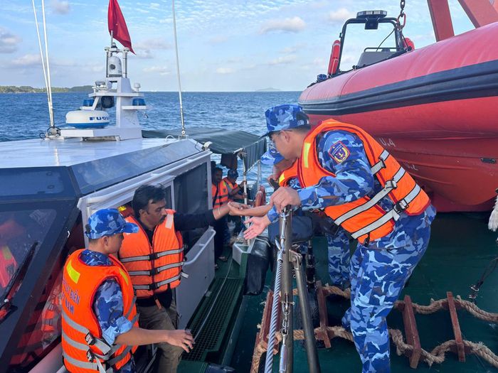 Du khách tham quan, lưu trú tại các đảo được đảm bảo an toàn, đưa về đảo lớn Phú Quốc sau vụ việc. (Ảnh: Nghi Vịnh)
