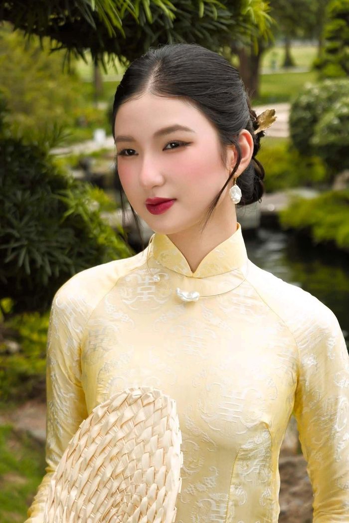 Trước đó, Trà My từng tham gia casting dự án “Hoàng hậu cuối cùng” với mong muốn thử sức nhiều hơn là đặt kỳ vọng giành được vai chính. Người đẹp hoàn toàn tôn trọng quyết định của ê-kíp, đồng thời tin rằng đạo diễn có những tiêu chí riêng khi lựa chọn diễn viên.