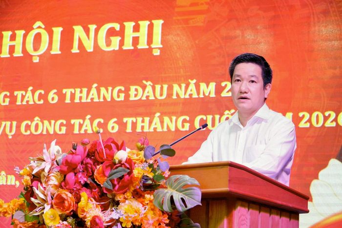 Bí thư Đảng ủy, Chủ tịch HĐND phường Thanh Xuân Nguyễn Huy Cường phát biểu chỉ đạo tại hội nghị. Ảnh: Tùng Lâm