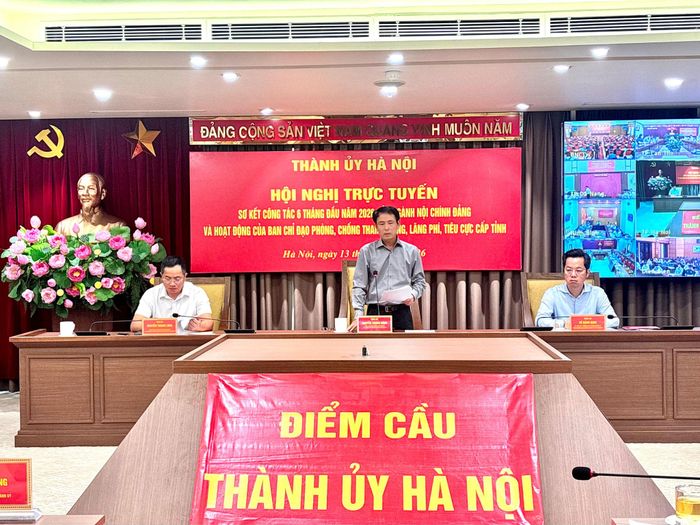 Phó Bí thư Thường trực Thành ủy Nguyễn Trọng Đông phát biểu tại điểm cầu Thành ủy Hà Nội. Ảnh: PN
