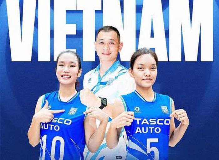 Hai cầu thủ Lê Thùy Linh (trái) và Bùi Thị Ánh Thảo (phải) của Hà Nội được gọi vào đội tuyển bóng chuyền quốc gia. Ảnh: Bóng chuyền Hà Nội.