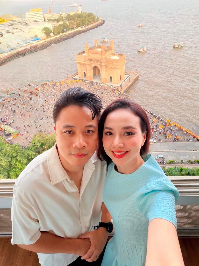 Đinh Ngọc Diệp dành cho ông xã Victor Vũ những lời yêu thương: "Nếu chọn em, anh có một bầu trời để thương. Còn nếu chọn bầu trời… biết đâu sẽ lỡ mất một người luôn xem anh là cả bầu trời đó!".
