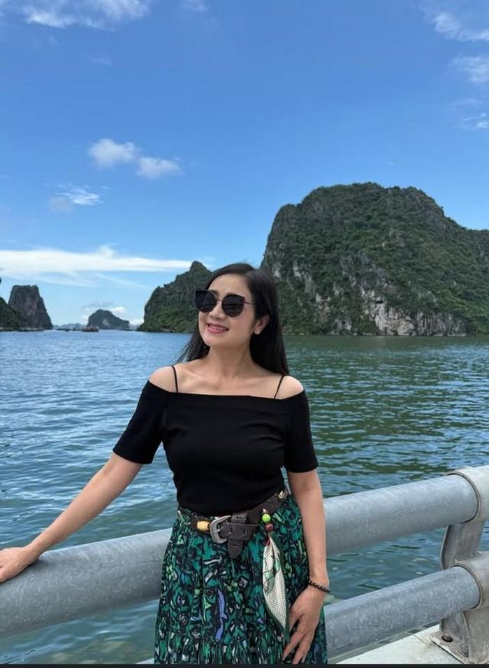 Được biết, NSND Thu Hà là một trong những "tượng đài nhan sắc" của điện ảnh Việt thập niên 1990. Thời kỳ đỉnh cao, chị là minh tinh màn bạc được yêu mến cuồng nhiệt, cùng những cái tên như Lý Hùng, Diễm Hương, Việt Trinh, Lê Công Tuấn Anh...