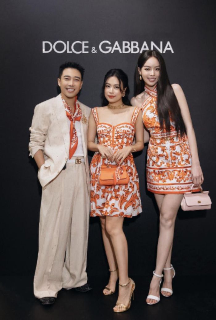 Hoàng Thùy Linh cùng (S) Trong Trọng Hiếu, Hoàng Ku và Hoa hậu Thanh Thủy.